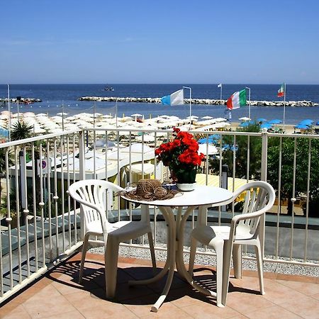 Hotel Excelsior Bellaria-Igea Marina Exterior foto