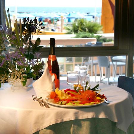 Hotel Excelsior Bellaria-Igea Marina Exterior foto